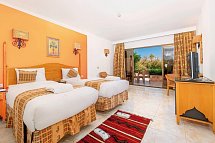 Flamenco Beach & Resort - Wohnbeispiel Doppelzimmer Standard Pool-/Gartenblick (Zimmercodierungen DG1 & DC1)