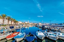 Kroatien Rundreise - Hafen, Split
