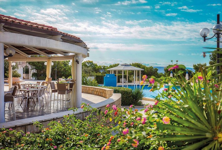 Hotel Bluesun Holiday Village Afrodita - Hotelterrasse