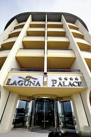 Laguna Palace