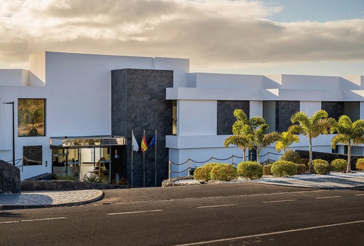 Royal Marina Suites Boutique Hotel