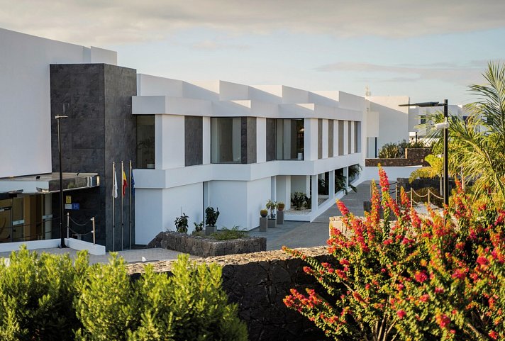 Royal Marina Suites Boutique Hotel