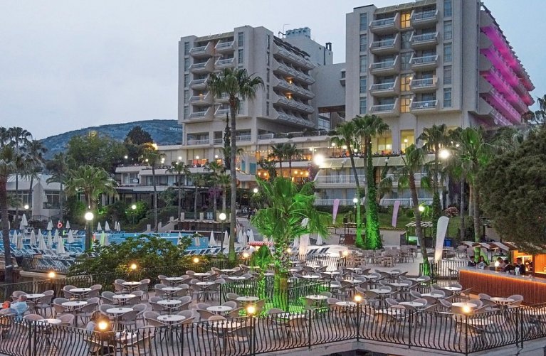 Fantasia Hotel Deluxe