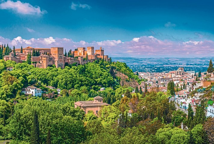 Schönheiten Südspaniens - Busrundreise Andalusien - Blick auf die Alhambra