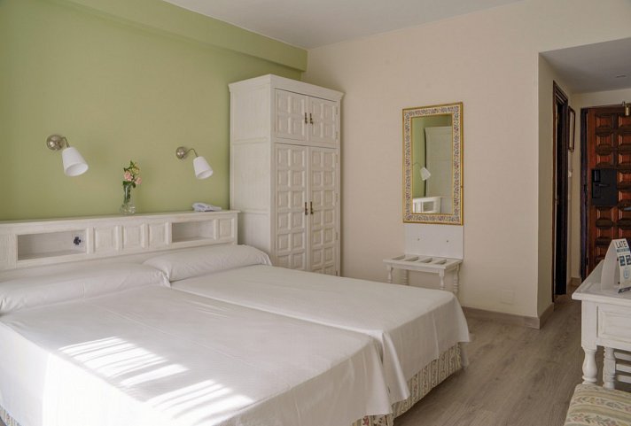 TRH Mijas - Wohnbeispiel Doppelzimmer (Zimmercodierung DB1)