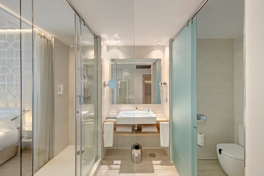 Amàre Beach Hotel Marbella - Badbeispiel Doppelzimmer Meerblick (Zimmercodierung DBM)