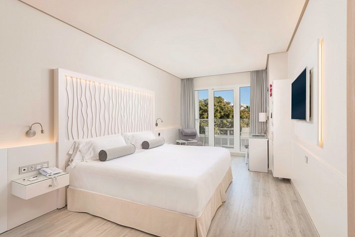 Amàre Beach Hotel Marbella - Wohnbeispiel Doppelzimmer seitl. Meerblick (Zimmercodierung DBN)