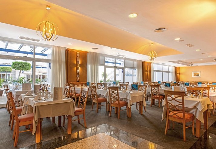 Hotel Mac Puerto Marina