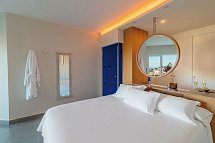 Higuerón Hotel Málaga, Curio Collection by Hilton - Wohnbeispiel Doppelzimmer Deluxe seitl. Meerblick (Zimmercodierung DDN)