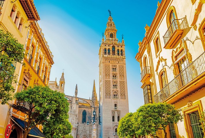 Mit dem Zug durch Andalusien - Eine Reise durch Spaniens Süden - Glockenturm La Giralda, Sevilla