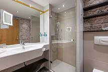 IFA Alpenrose Hotel - Beispiel Bad Doppelzimmer Standard (Zimmercodierung DB1)