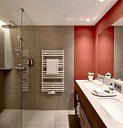 Falkensteiner Family Hotel Montafon - Beispiel Bad Deluxe Suite (Zimmercodierung WD1)