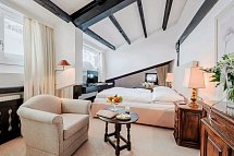A-ROSA Thurnher’s Alpenhof Zürs - Wohnbeispiel Doppelzimmer Deluxe (Zimmercodierungen DD1, DD2 & DD3)