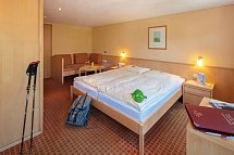 Sonne Bezau – Familotel Bregenzerwald - Wohnbeispiel Sonnenzimmer (Zimmercodierung DB1)