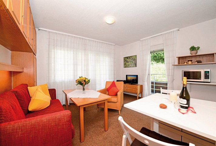 Familienhotel Kleinwalsertal - Wohnbeispiel Appartement Economy (Zimmercodierungen AB1 & AB2)