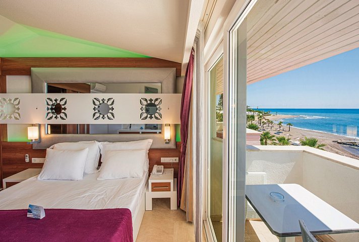 Flora Garden Beach - Wohnbeispiel Doppelzimmer Deluxe Meerblick (Zimmercodierung DDM)