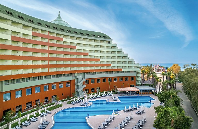 Delphin Palace