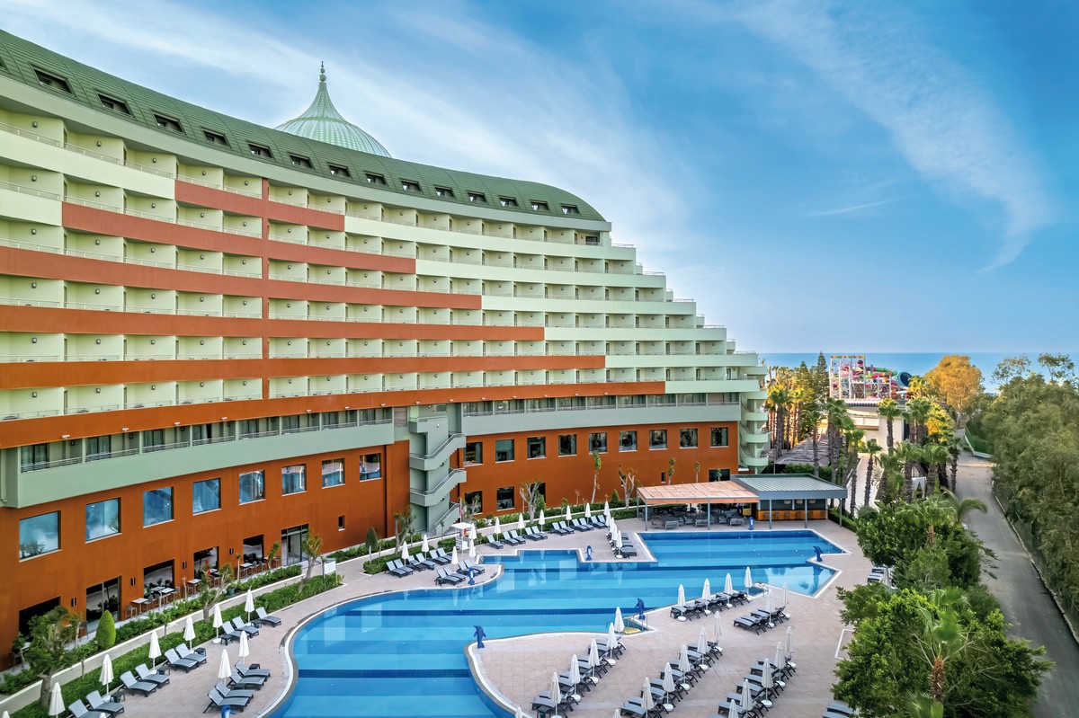 Delphin Palace