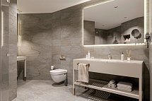 Nirvana Cosmopolitan - Beispiel Bad Junior Suite (Zimmercodierung JB1)