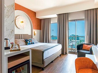 Fame Residence Lara & Spa - Wohnbeispiel Doppelzimmer seitl. Meerblick (Zimmercodierungen DBN & DCN)