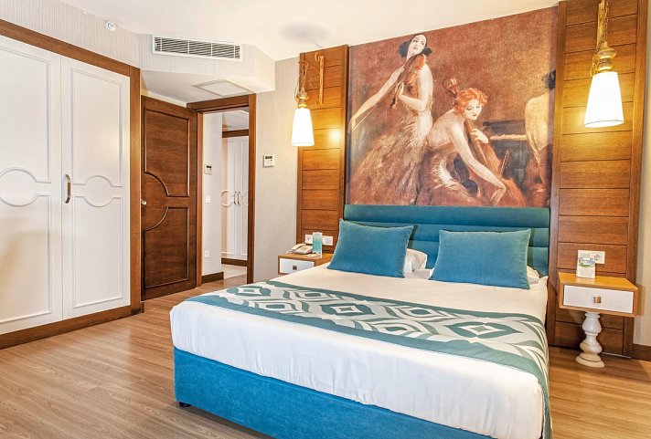 Dream World Resort & Spa