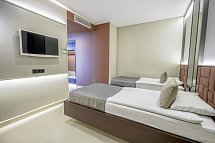 Orange Palace - Wohnbeispiel Familienzimmer (Zimmercodierungen FB1 & FB2)