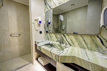 Orange Palace - Beispiel Bad Doppelzimmer Economy (Zimmercodierung DE1)