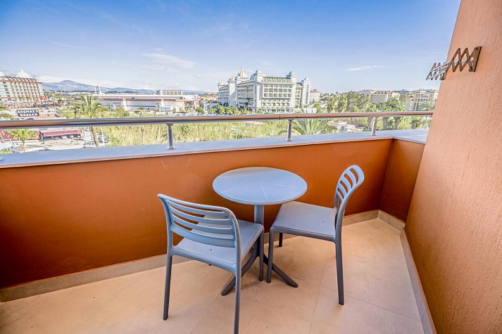 Orange Palace - Beispiel Balkon Doppelzimmer (Zimmercodierungen DB1 & DC1)