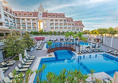 Side Crown Serenity Gündogdu