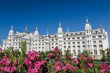 Side Royal Palace