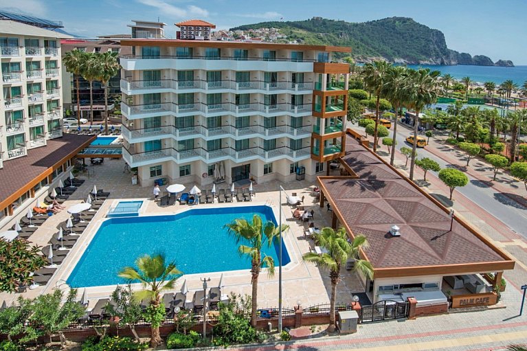 Riviera Hotel & Spa