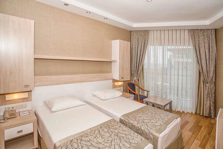 Riviera Hotel & Spa