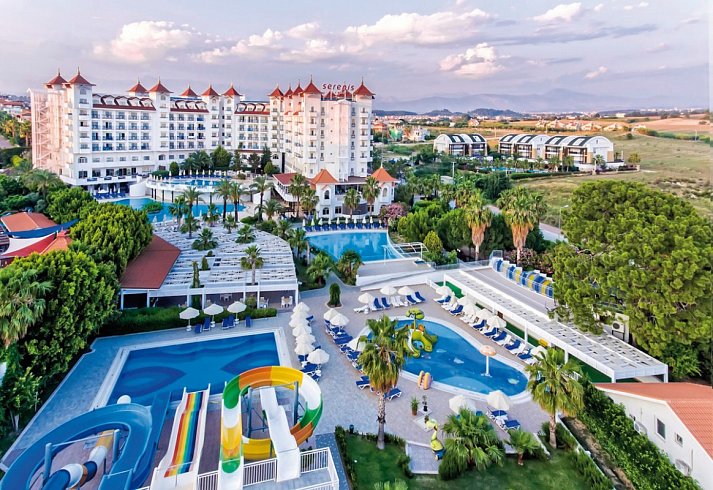 Serenis Hotel