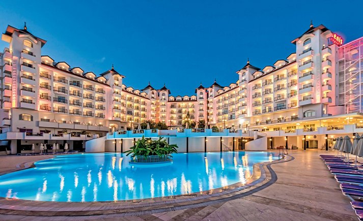 Serenis Hotel
