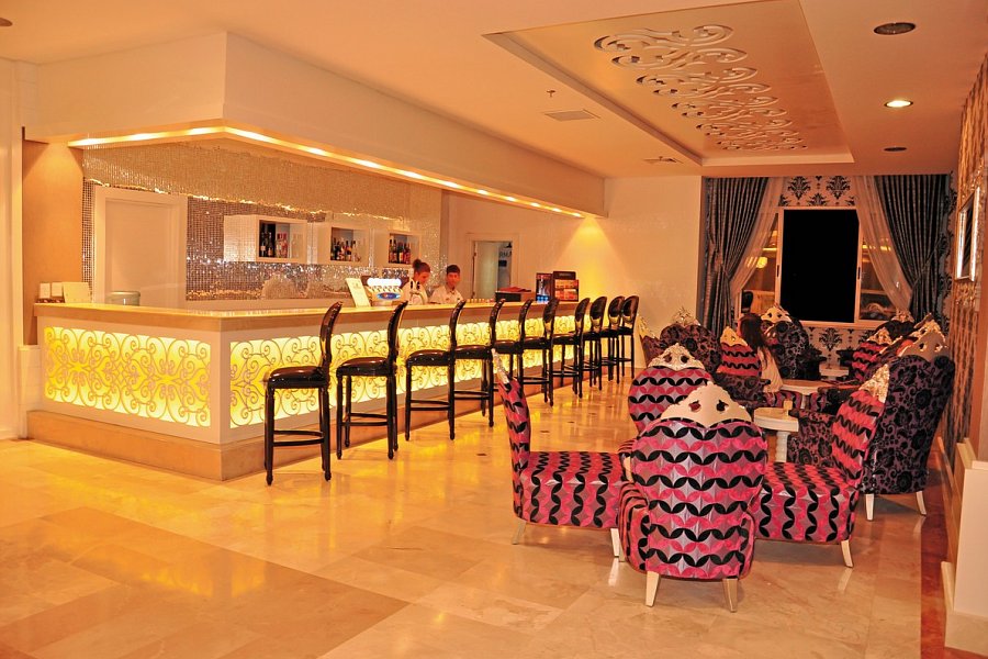 Serenis Hotel
