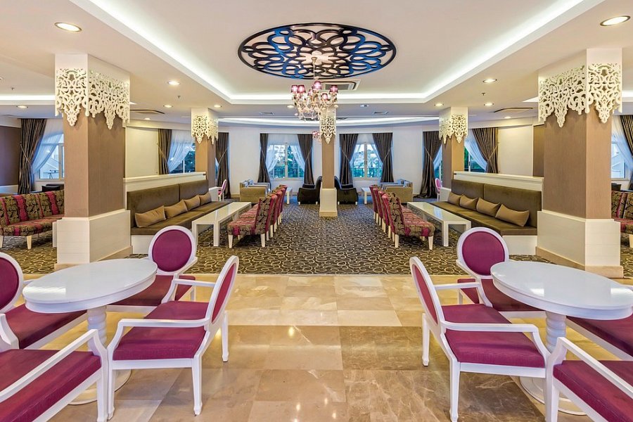 Serenis Hotel