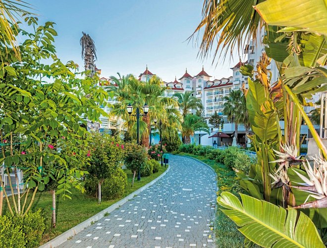Serenis Hotel