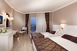 Serenis Hotel