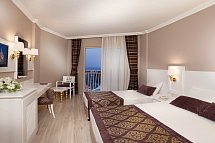 Serenis Hotel - Wohnbeispiel Doppelzimmer Meerblick (Zimmercodierungen DBM & DCM)