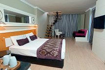 Serenis Hotel - Wohnbeispiel Maisonette (Zimmercodierungen MB2 & MB3)