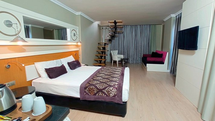 Serenis Hotel
