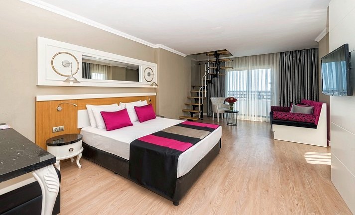 Serenis Hotel - Wohnbeispiel Maisonette (Zimmercodierungen MB2 & MB3)