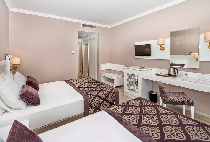 Serenis Hotel - Wohnbeispiel Doppelzimmer Landblick (Zimmercodierungen DBL & DCL)