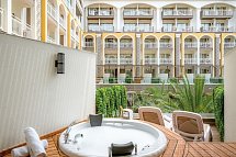 Sidera Kirman Premium - Wohnbeispiel Doppelzimmer mit Jacuzzi Meerblick (Zimmercodierung DB1)