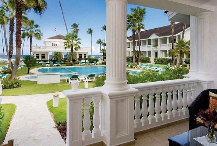 Albachiara Beachfront Hotel