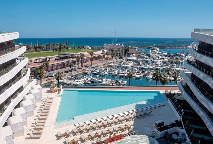 SLS Barcelona - Hauptpool