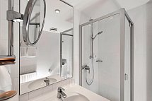 Greet Potsdam am Park Sanssouci - Beispiel Bad Doppelzimmer (Zimmercodierungen DB1 & DC1)