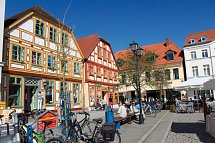 Rund um Müritz & Plauer See - Neuer Markt in Waren
