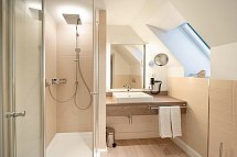 BEECH Resort Plauer See - Beispiel Bad Komfortzimmer Walddorf oder Schilfdorf (Zimmercodierungen DF1 & DC1)