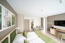 BEECH Resort Plauer See - Wohnbeispiel Verandazimmer Terrasse Walddorf oder Schilfdorf (Zimmercodierungen DB3, DB4 & DC2)
